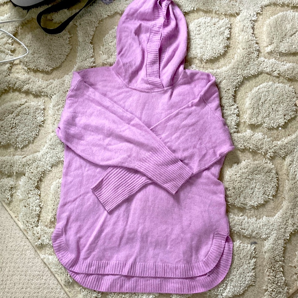 GAP lilac hooded sweater